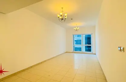 شقة - 2 غرف نوم - 2 حمامات للايجار في برج لطيفة - شارع الشيخ زايد - دبي