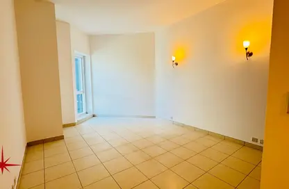 Apartment - 2 Bedrooms - 2 Bathrooms for rent in Latifa Tower - Sheikh Zayed Road - Dubai