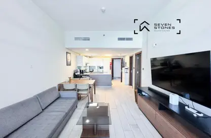 شقة - غرفة نوم - 2 حمامات للايجار في عزيزي عالية - الجداف - دبي