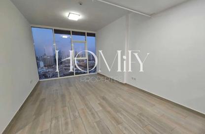 Apartment - 1 - 1 for rent in Bloom Towers B - Bloom Towers - District 10 - Jumeirah Village Circle - Dubai