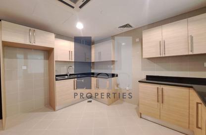 Apartment - 3 Bedrooms - 3 Bathrooms for rent in RAK Tower - Marina Square - Al Reem Island - Abu Dhabi