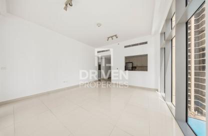 Apartment - 1 - 1 for rent in Boulevard Crescent Tower 1 - BLVD Crescent - Downtown Dubai - Dubai