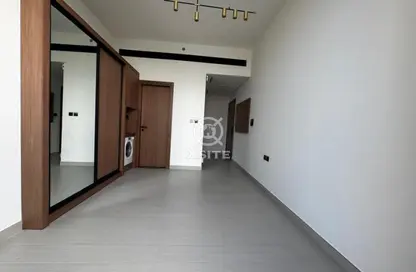 شقة - 1 حمام للايجار في بنغاطي هاوس - الضاحية 10 - قرية جميرا الدائرية - دبي