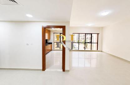 Apartment - 4 Bedrooms - 4 Bathrooms for rent in Golden Sands 9 - Al Mankhool - Bur Dubai - Dubai