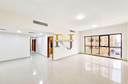Apartment - 4 Bedrooms - 4 Bathrooms for rent in Golden Sands 9 - Al Mankhool - Bur Dubai - Dubai