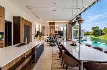 Villa - 5 Bedrooms - 6 Bathrooms for sale in Jumeirah Park - Dubai Villa - 5 Bedrooms - 6 Bathrooms for sale in Jumeirah Park - Dubai