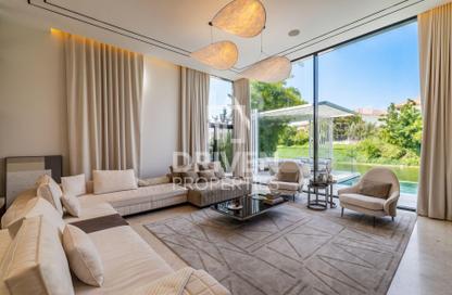 Villa - 5 Bedrooms - 6 Bathrooms for sale in Jumeirah Park - Dubai Villa - 5 Bedrooms - 6 Bathrooms for sale in Jumeirah Park - Dubai