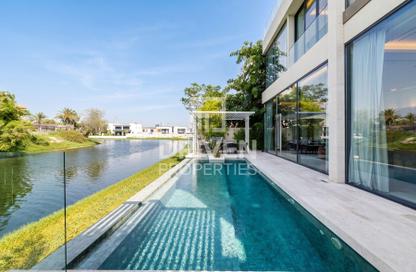 Villa - 5 Bedrooms - 6 Bathrooms for sale in Jumeirah Park - Dubai