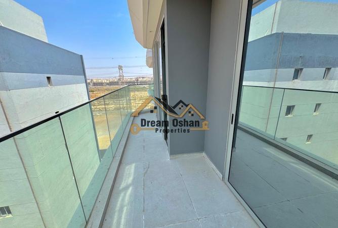 4 BR Duplex in Al Warsan with Landmark View photo 2