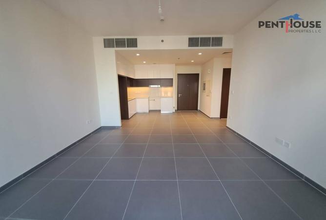 Sea and Park View |Spacous 2bhk | High Floor photo 2