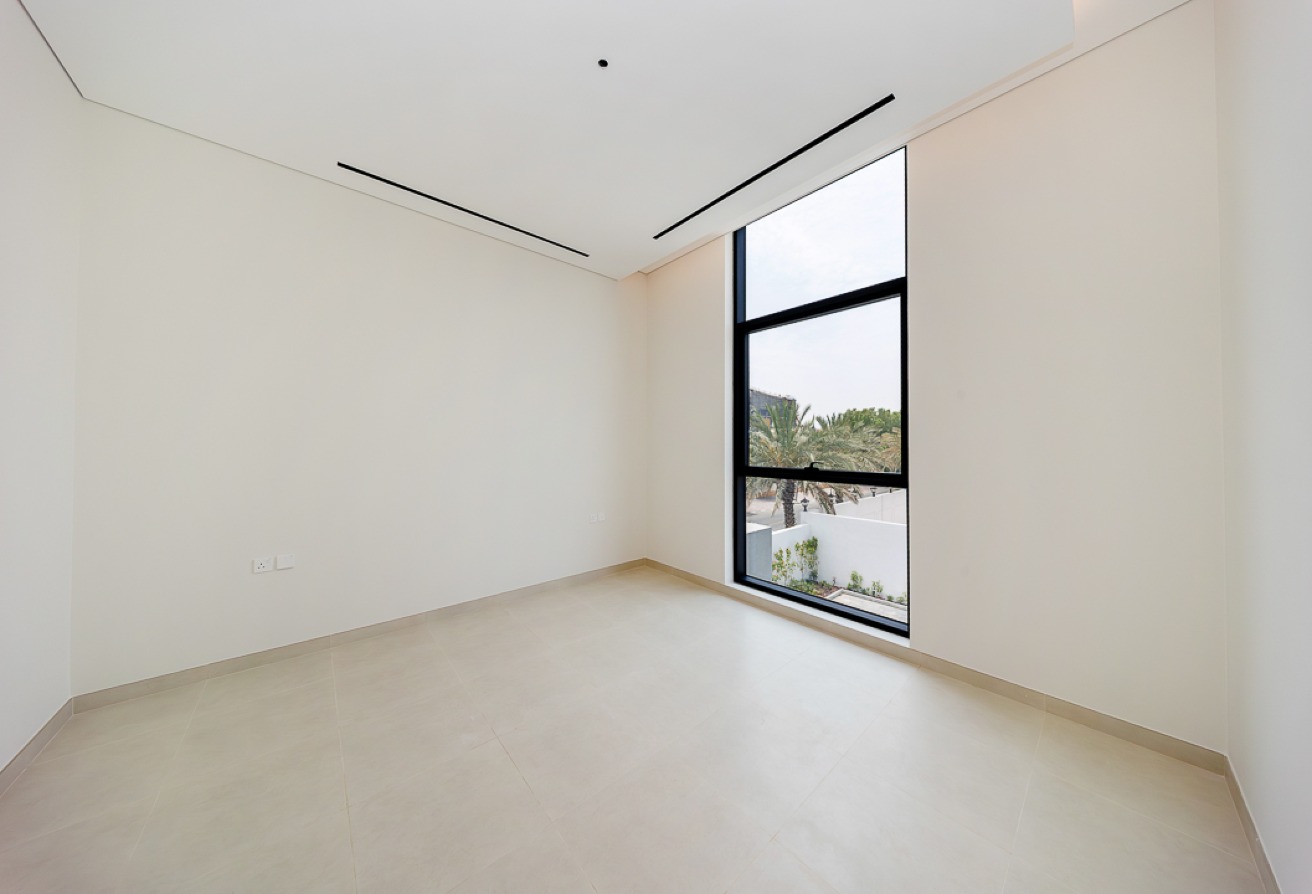 5 bedroom villa in Al Manara: 8
