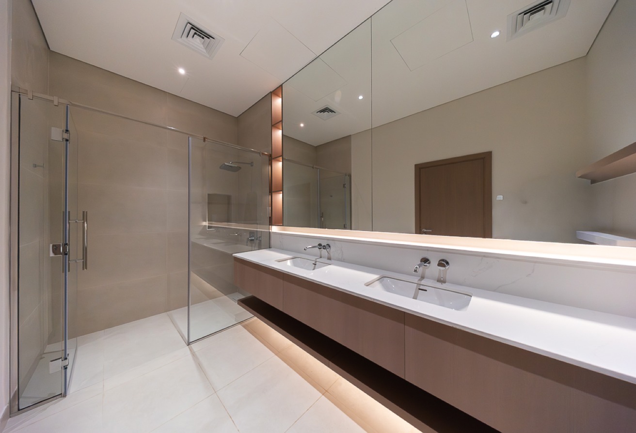 5 bedroom villa in Al Manara: 19