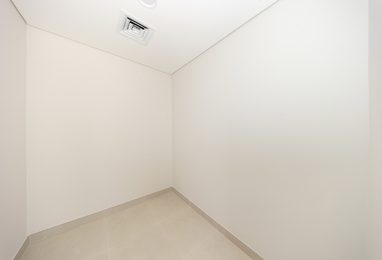 5 bedroom villa in Al Manara: 30