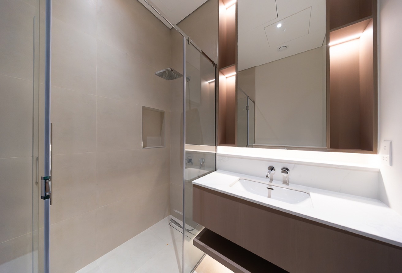 5 bedroom villa in Al Manara: 12