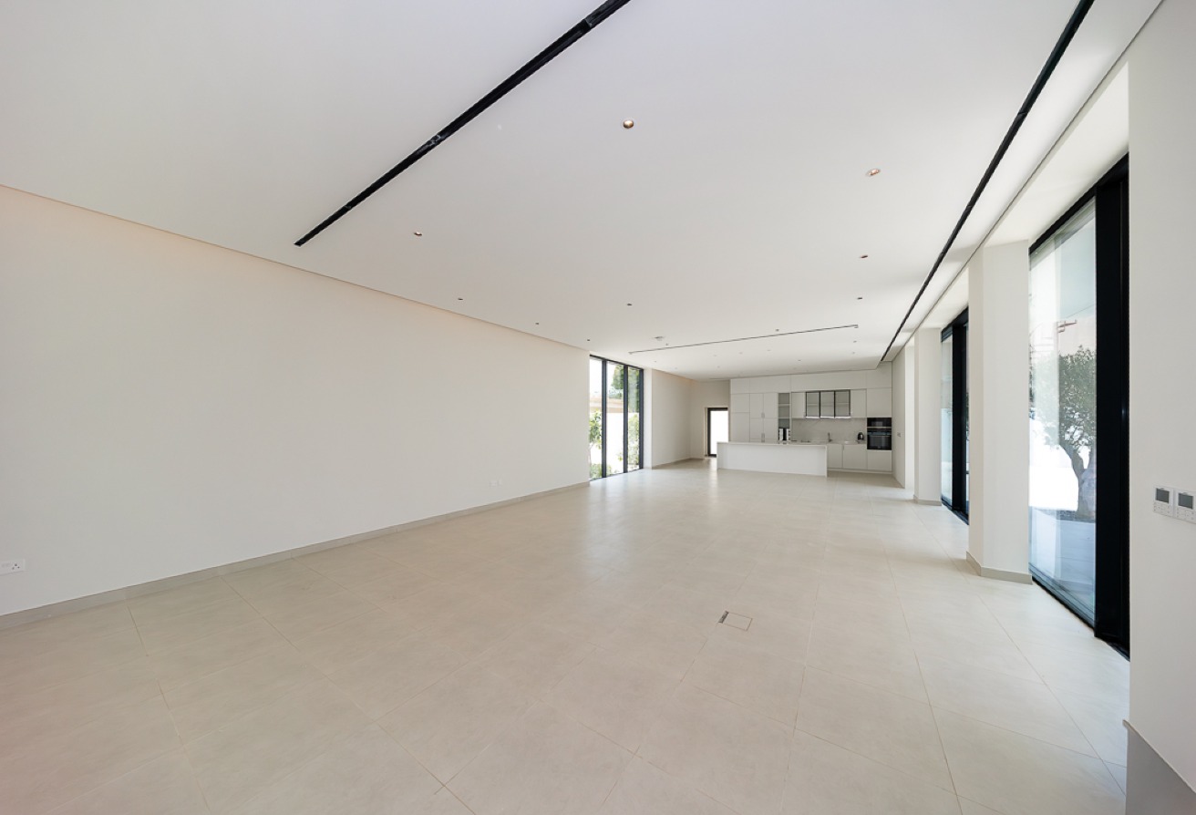 5 bedroom villa in Al Manara: 18