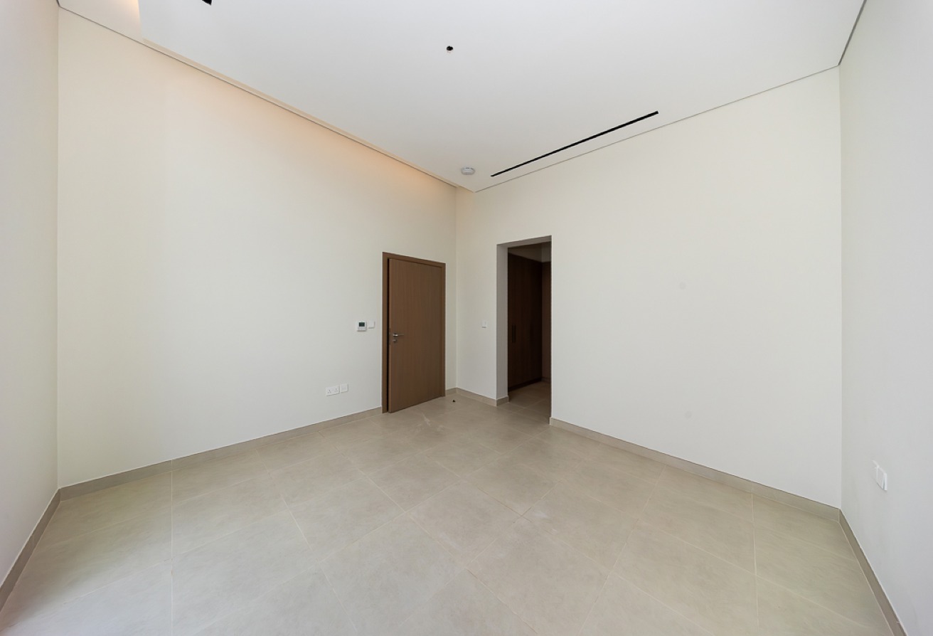 5 bedroom villa in Al Manara: 9