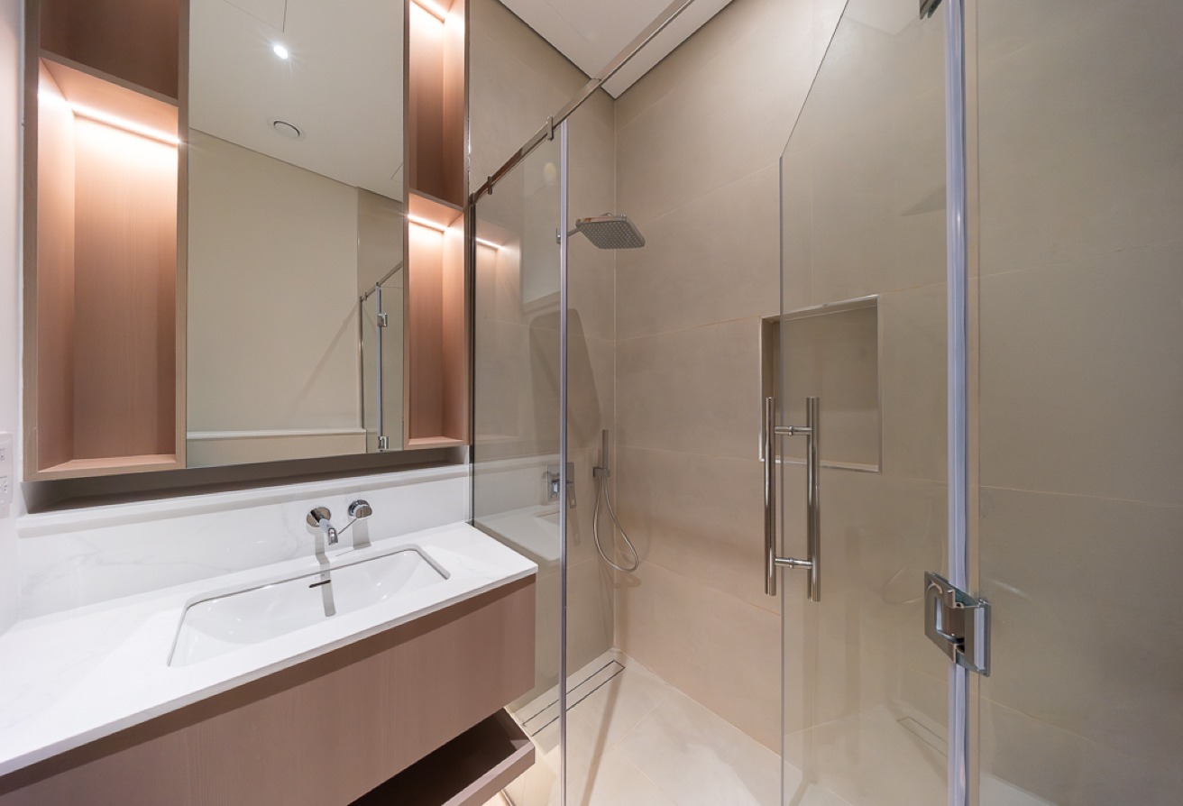 5 bedroom villa in Al Manara: 15