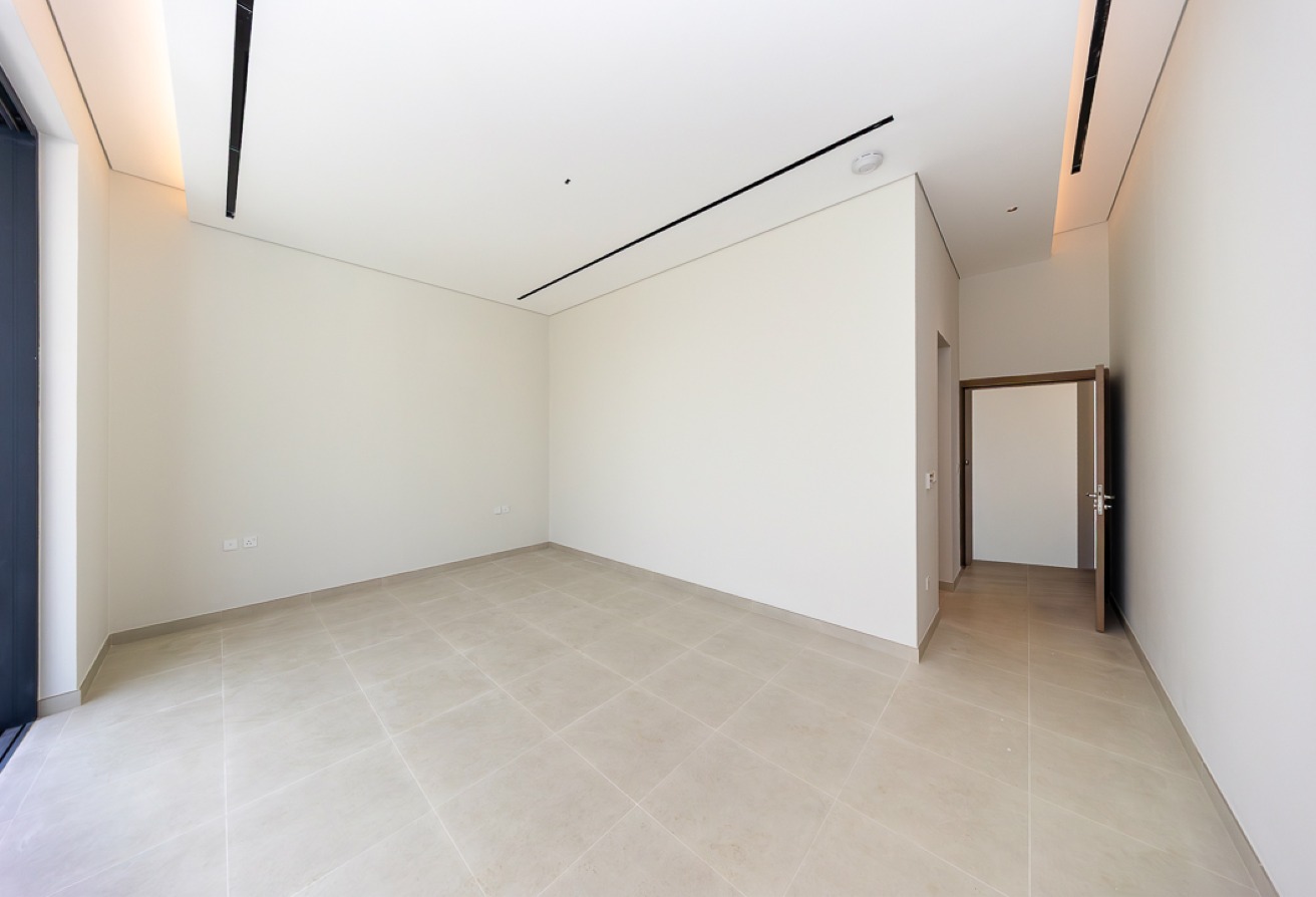 5 bedroom villa in Al Manara: 25