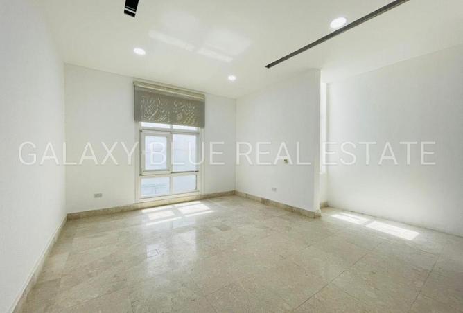 107744155 - Property Image 3