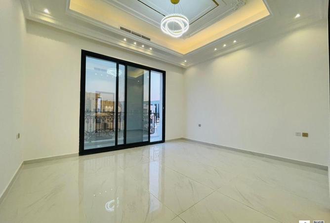 104704707 - Property Image 2