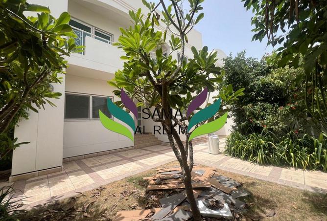 4 Bed +Study Compound | Shared Pool | Garden