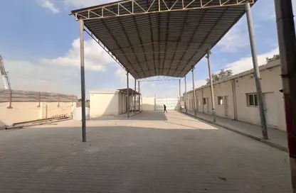 Factory - Studio - 3 Bathrooms for rent in Al Sajaa S - Al Sajaa - Sharjah