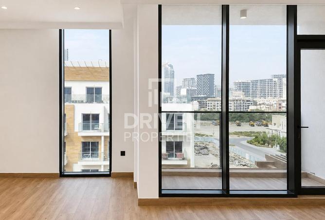 Spacious Layout | Built-in Appliances | Elegant photo 3