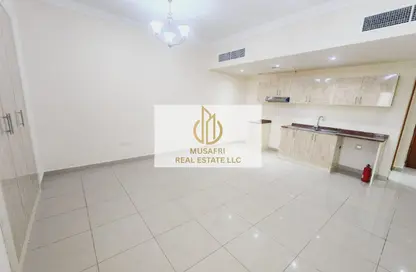 شقة - 1 حمام للايجار في برج حفيت 7 - النهدة - الشارقة