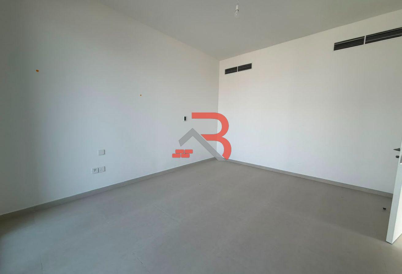 Motivated Owner | Corner | Close to Pool & Park photo 6