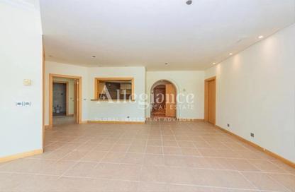 Apartment - 3 Bedrooms - 4 Bathrooms for sale in Al Khudrawi - Shoreline Apartments - Palm Jumeirah - Dubai