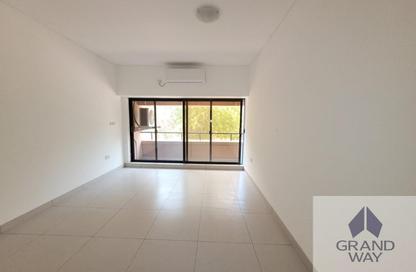 Apartment - 2 Bedrooms - 2 Bathrooms for rent in Zabeel Building - Al Karama - Dubai