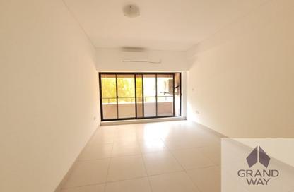 Apartment - 2 Bedrooms - 2 Bathrooms for rent in Zabeel Building - Al Karama - Dubai