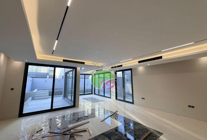 94006418 - Property Image 3