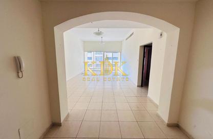Apartment - 2 - 3 for rent in Olympic Park 4 - Olympic Park Towers - Dubai Sports City - Dubai