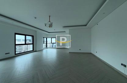 Apartment - 3 Bedrooms - 4 Bathrooms for rent in Al Hudaiba Mall - Al Hudaiba - Bur Dubai - Dubai