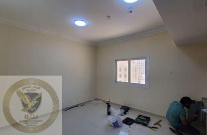 Apartment - Studio - 1 Bathroom for rent in Al Qulaya'ah - Al Sharq - Sharjah Apartment - Studio - 1 Bathroom for rent in Al Qulaya'ah - Al Sharq - Sharjah