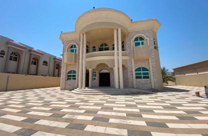 Villa - 7+ Bedrooms - 7+ Bathrooms for rent in Julfar - Ras Al Khaimah