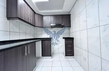 شقة - غرفة نوم - 2 حمامات للايجار في مجمع ار دي كي السكني - روضة أبو ظبي - أبوظبي