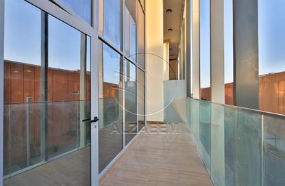 Apartment - 2 - 2 for sale in Oasis 2 - Oasis Residences - Masdar City - Abu Dhabi
