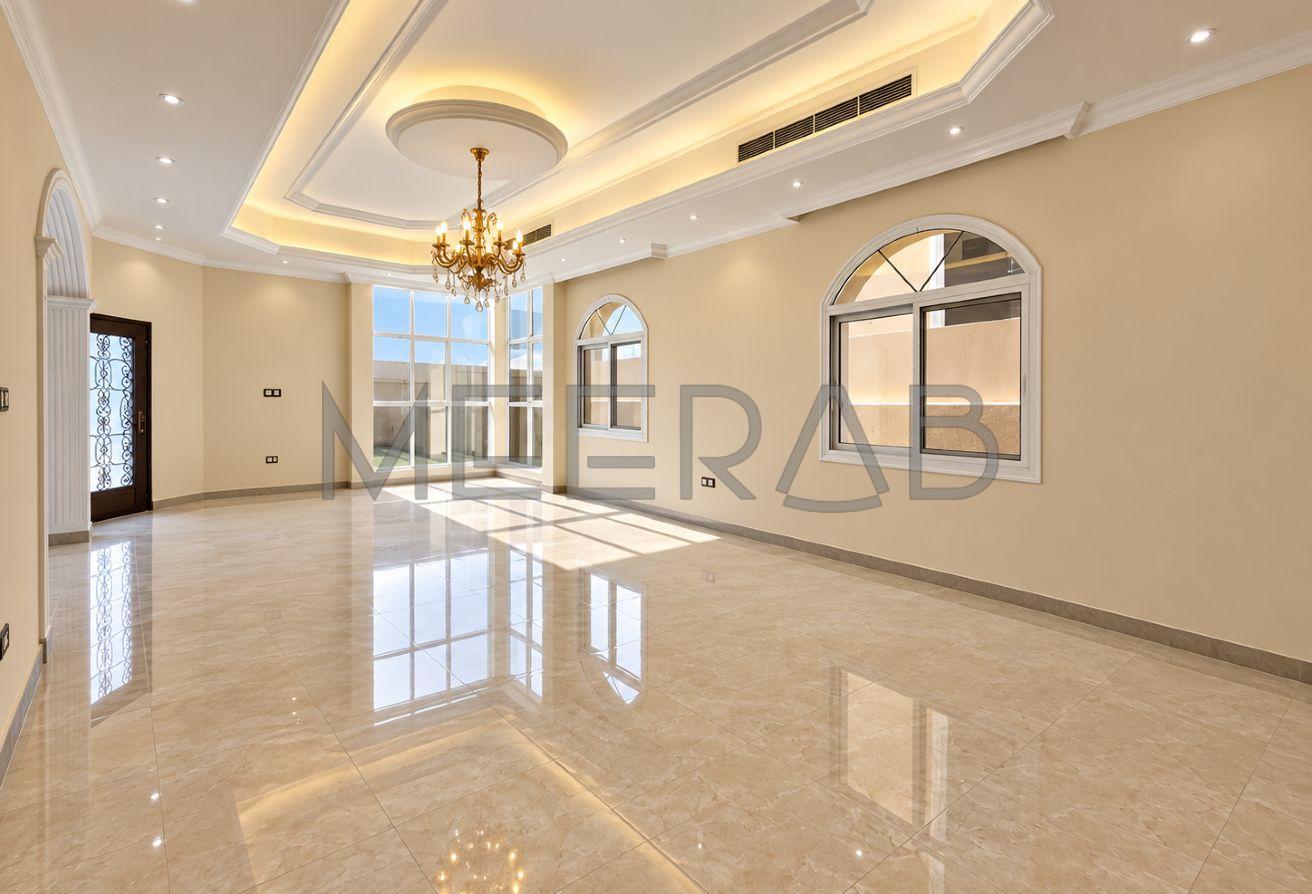 WELL MAINTIANED | SPACIOUS VILLA | SERVANT BLOCK photo 4