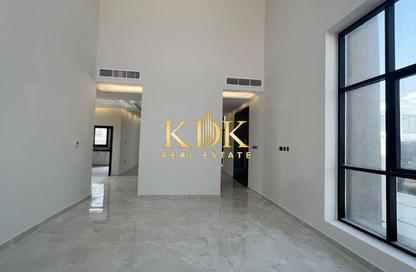 Villa - 4 - 5 for rent in Al Aweer 1 - Al Aweer - Dubai Villa - 4 - 5 for rent in Al Aweer 1 - Al Aweer - Dubai