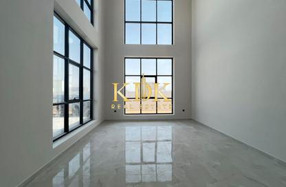 Villa - 4 - 5 for rent in Al Aweer 1 - Al Aweer - Dubai Villa - 4 - 5 for rent in Al Aweer 1 - Al Aweer - Dubai