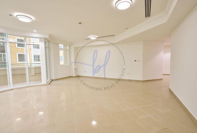 100414974 - Property Image 2