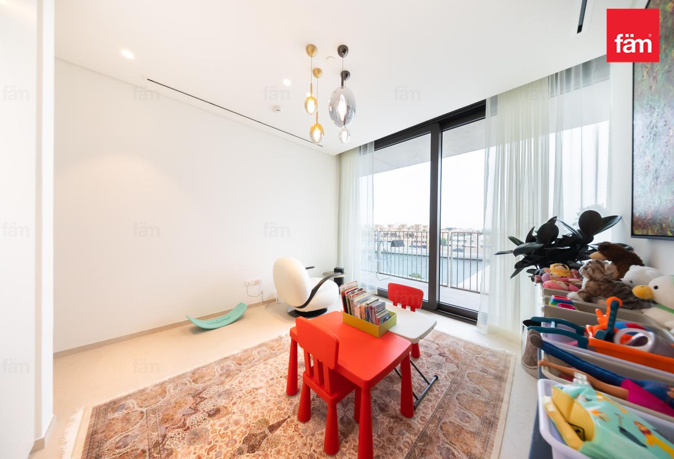 Exclusive | Brand New | Full Canal View photo 15