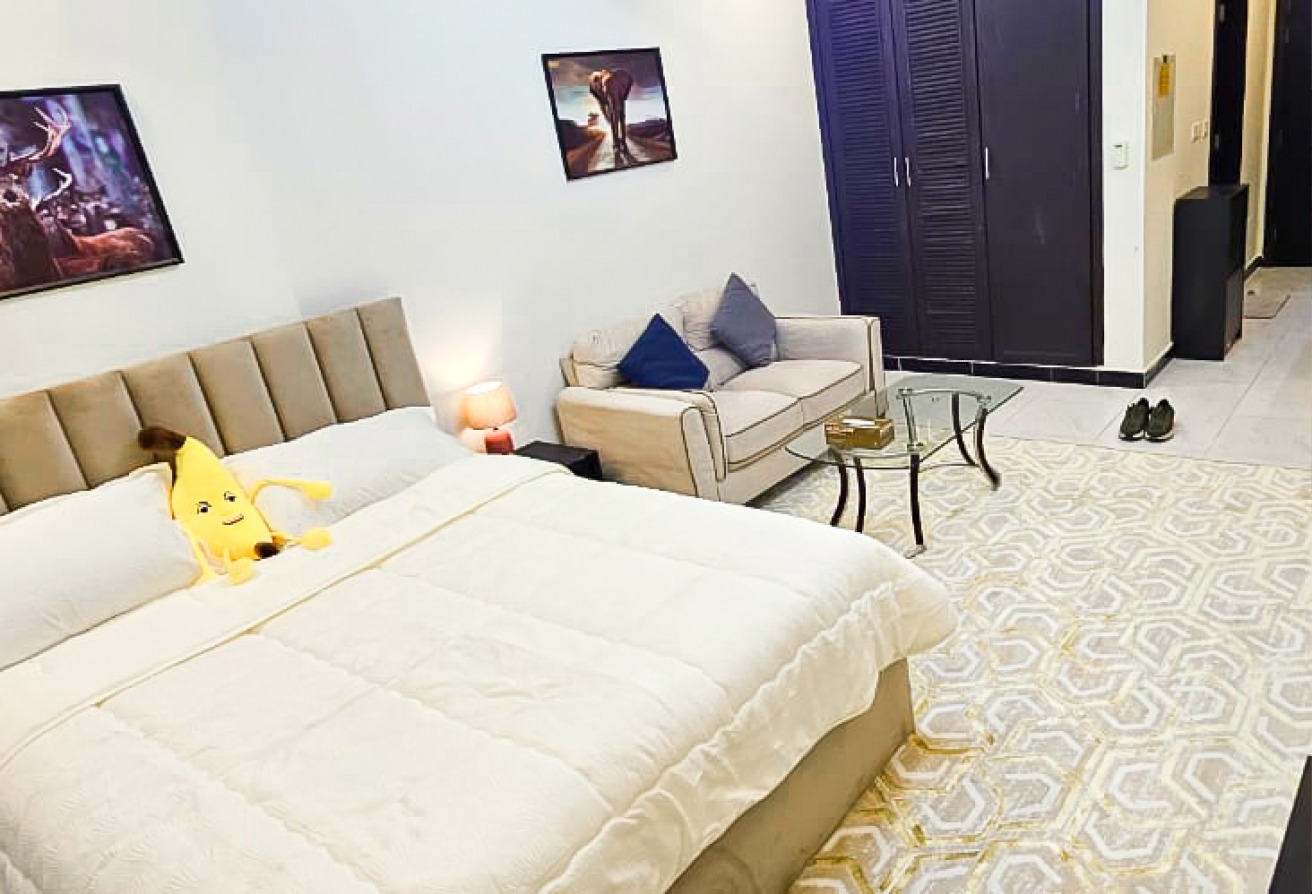 Spacious Studio | Prime Location | Upgraded Unit