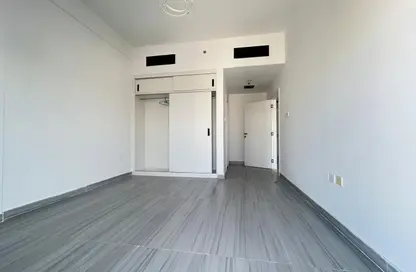 شقة - غرفة نوم - 2 حمامات للايجار في مبني الامير حمد - المدينة العالمية المرحلة 2 - 4 الورسان - الورسان - دبي