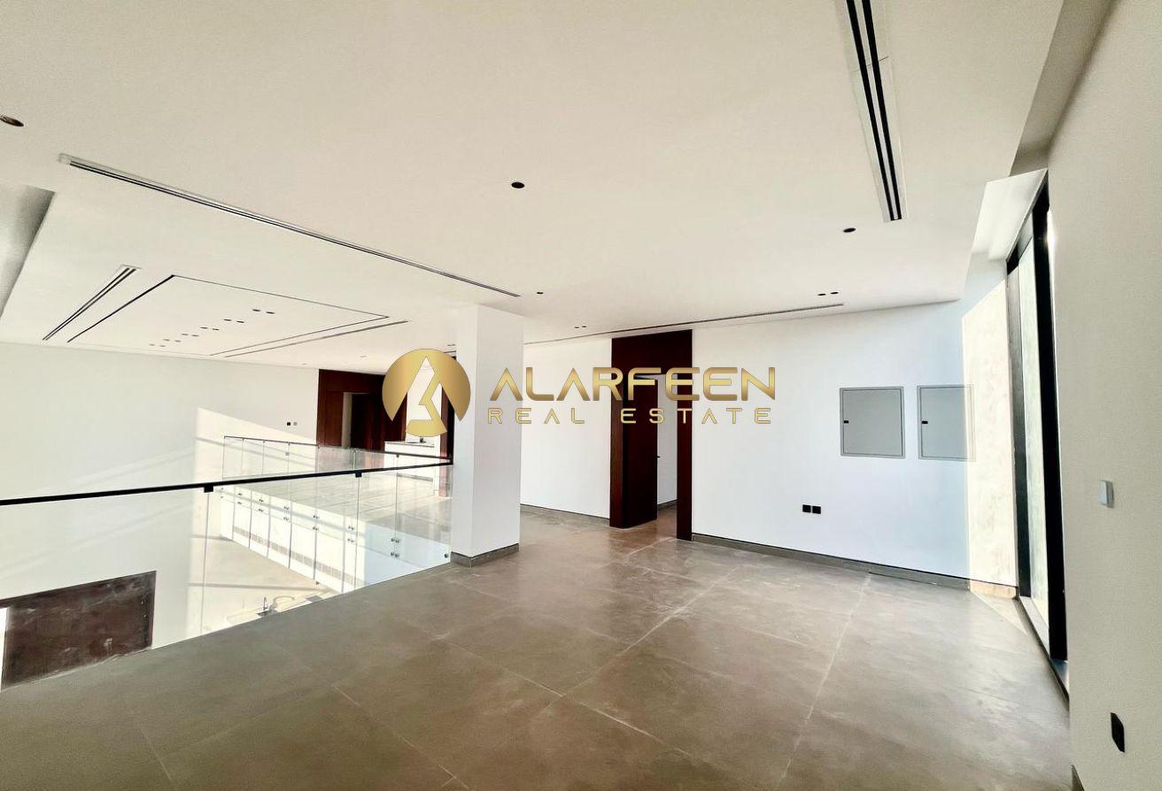 NEVER SEEN BEFORE EXCELLENT MODERN 5-BR photo 7