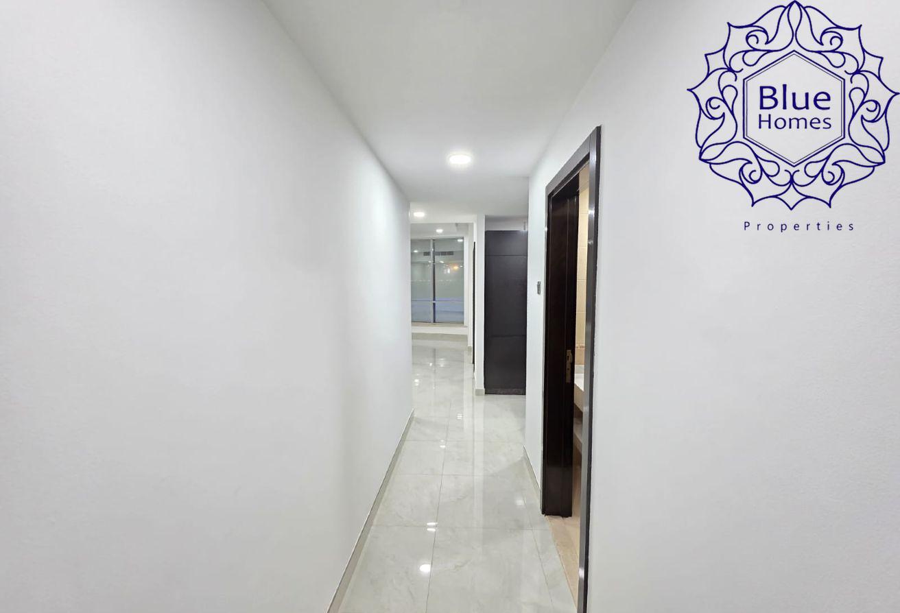 Elegant 1BR | Marina View | Private Balcony photo 5