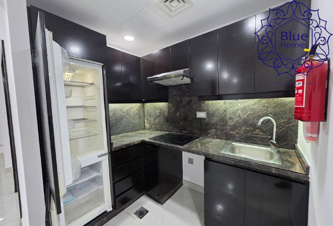 Elegant 1BR | Marina View | Private Balcony photo 8