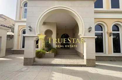 Villa - 6 Bedrooms - 7 Bathrooms for rent in Jumeirah 1 Villas - Jumeirah 1 - Jumeirah - Dubai